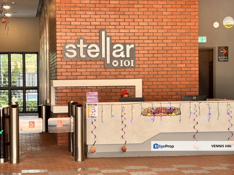 Puchong BANDAR PUTERI office fully furnish for rent walking distance to Lrt station , Selangor, Puchong