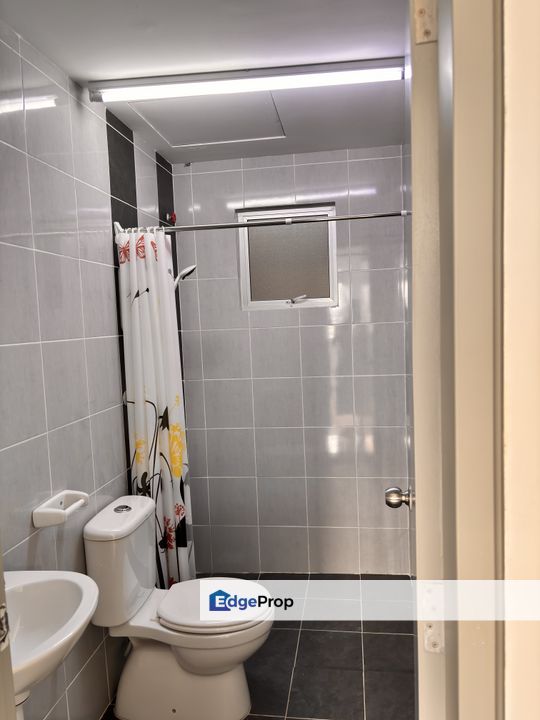 Puchong Idaman Bsp for rent with fridge , aircon x 3 rm1100, Selangor, Bandar Saujana Putra