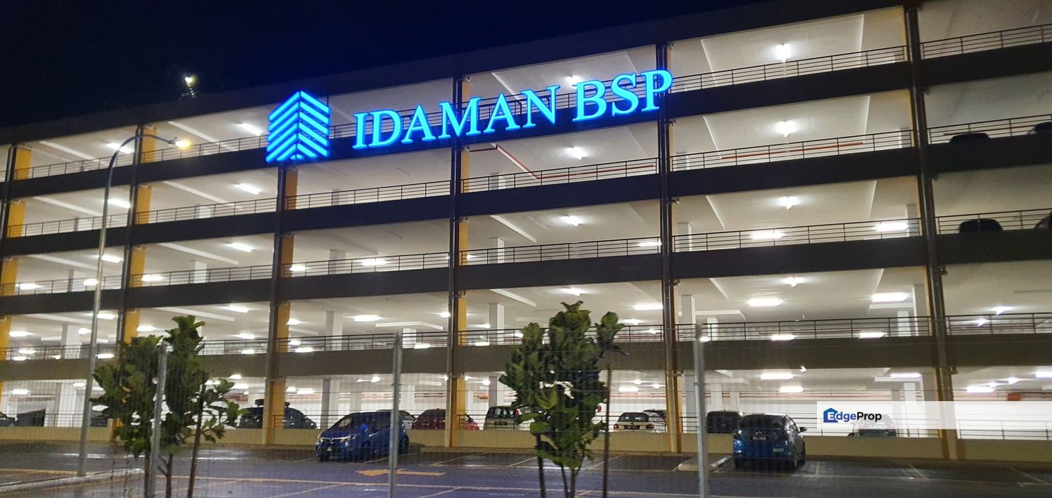 Puchong Idaman Bsp for rent with fridge , aircon x 3 rm1100, Selangor, Bandar Saujana Putra