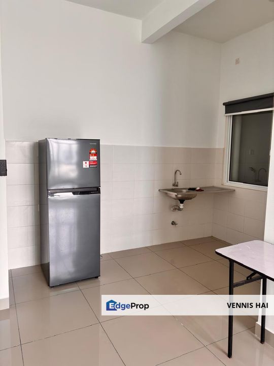 Puchong Putra perdana savile d lake fully finish for rent rm1200 with washing machine and fridge and bed and aircon and car park , Selangor, Puchong