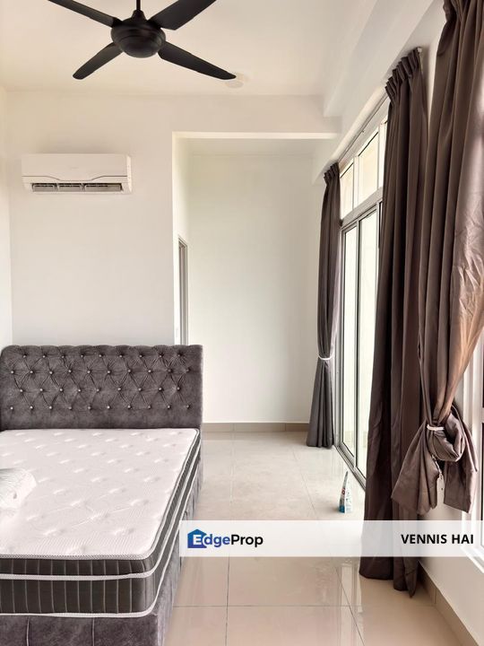 Puchong Putra perdana savile d lake fully finish for rent rm1200 with washing machine and fridge and bed and aircon and car park , Selangor, Puchong