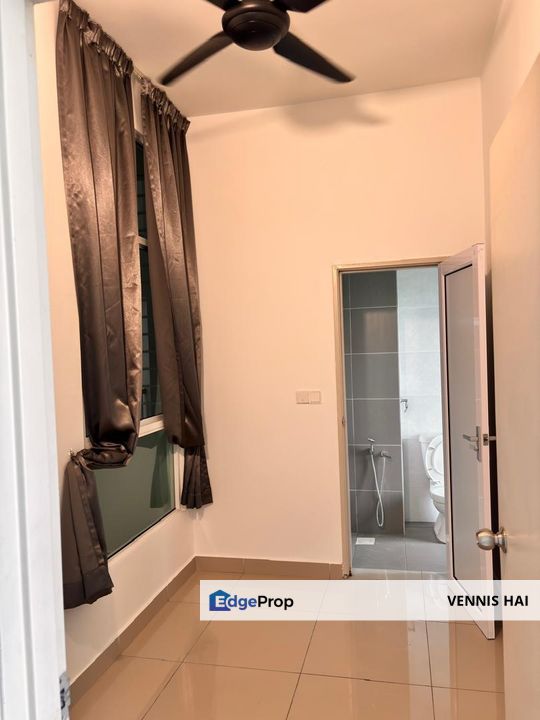 Puchong Putra perdana savile d lake fully finish for rent rm1200 with washing machine and fridge and bed and aircon and car park , Selangor, Puchong