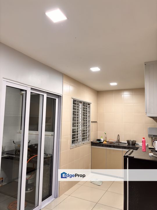 Puchong fully furnished for rent with kitchen cabinet  washing machine and fridge , Selangor, Puchong