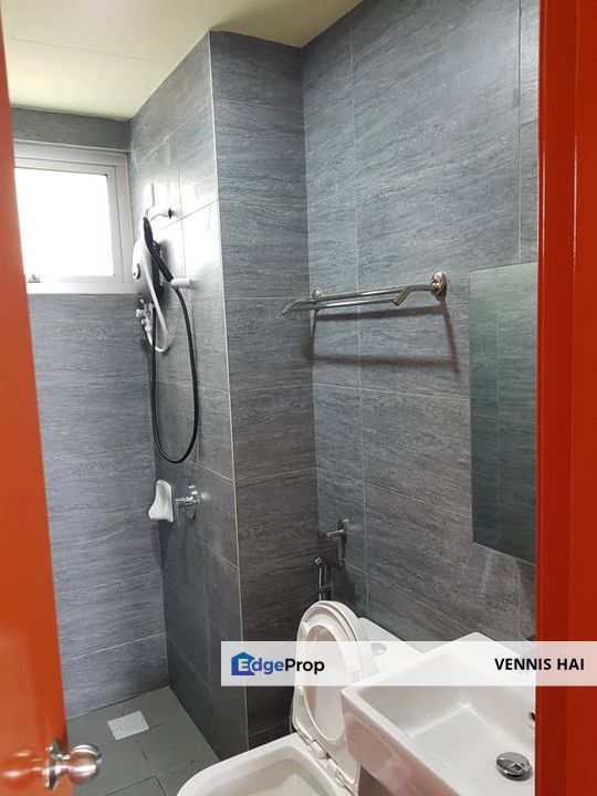 Kota Kemuning Bukit Rimau Gaya Resort for sales below bank value come with tenanted and furniture walking to hospital, Aeon , Selangor, Shah Alam