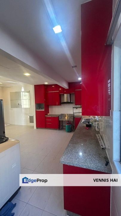 Kota kemuning End lot double story for rent with kitchen cabinet 5 ac mattress , Selangor, Shah Alam