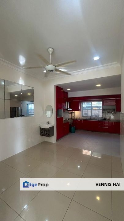 Kota kemuning End lot double story for rent with kitchen cabinet 5 ac mattress , Selangor, Shah Alam