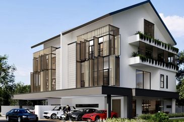 Discover this elegant 3.5-storey Semi-D with large built-up and a private home lift — where generous space meets ultimate convenience.