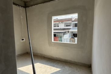 For Rent｜Taman Pelangi｜Corner Unit with Rooftop｜8 Aircond Bedrooms 10B｜RM8800｜Suitable for Nursery / Kindergarten