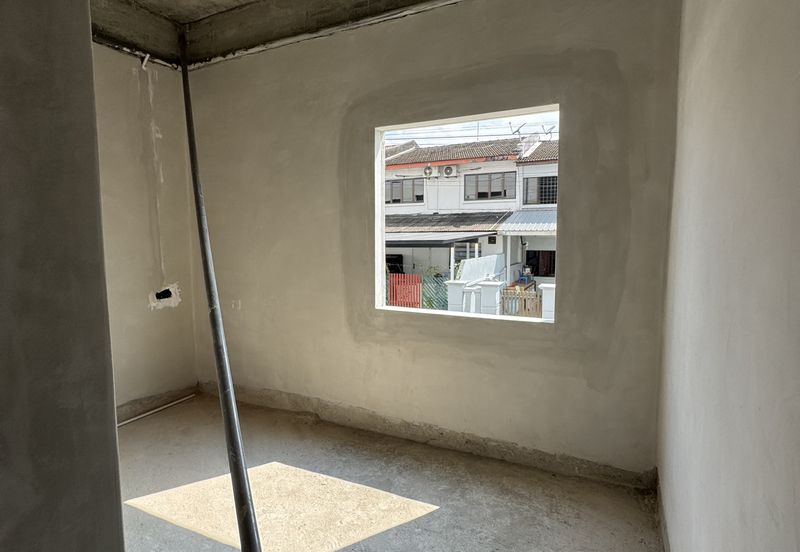 For Rent｜Taman Pelangi｜Corner Unit with Rooftop｜8 Aircond Bedrooms 10B｜RM8800｜Suitable for Nursery / Kindergarten