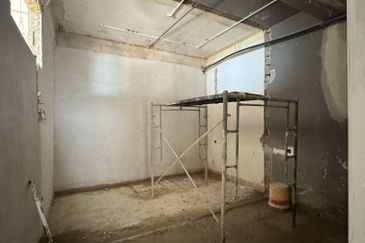 For Rent｜Taman Pelangi｜Corner Unit with Rooftop｜8 Aircond Bedrooms 10B｜RM8800｜Suitable for Nursery / Kindergarten