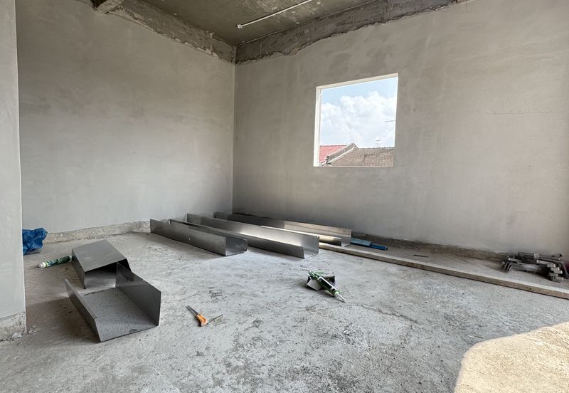 For Rent｜Taman Pelangi｜Corner Unit with Rooftop｜8 Aircond Bedrooms 10B｜RM8800｜Suitable for Nursery / Kindergarten