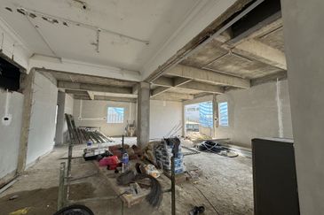 For Rent｜Taman Pelangi｜Corner Unit with Rooftop｜8 Aircond Bedrooms 10B｜RM8800｜Suitable for Nursery / Kindergarten