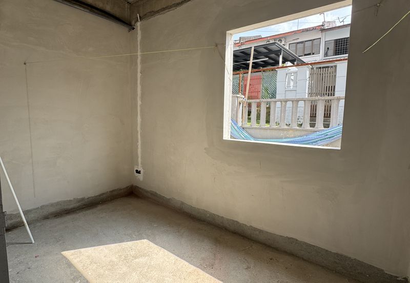 For Rent｜Taman Pelangi｜Corner Unit with Rooftop｜8 Aircond Bedrooms 10B｜RM8800｜Suitable for Nursery / Kindergarten