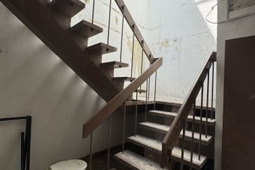 For Rent｜Taman Pelangi｜Corner Unit with Rooftop｜8 Aircond Bedrooms 10B｜RM8800｜Suitable for Nursery / Kindergarten