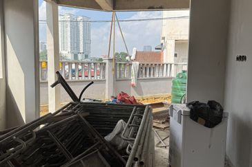 For Rent｜Taman Pelangi｜Corner Unit with Rooftop｜8 Aircond Bedrooms 10B｜RM8800｜Suitable for Nursery / Kindergarten