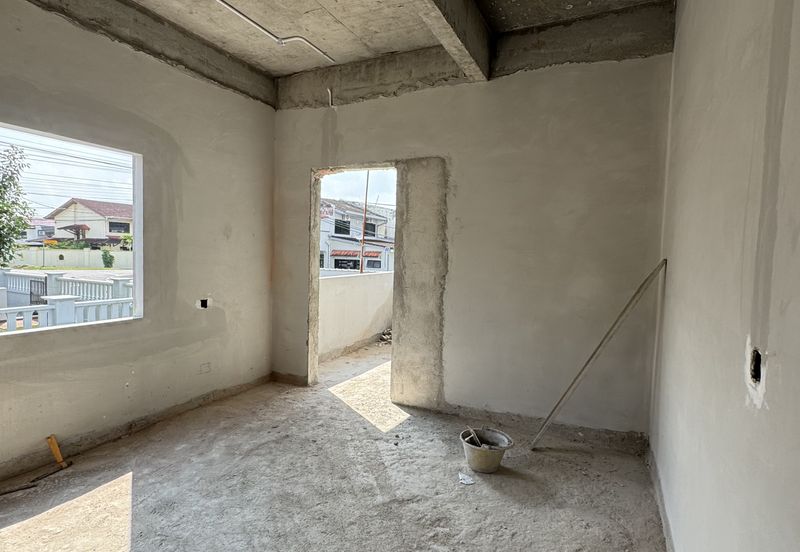 For Rent｜Taman Pelangi｜Corner Unit with Rooftop｜8 Aircond Bedrooms 10B｜RM8800｜Suitable for Nursery / Kindergarten