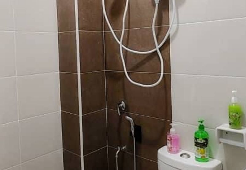 Bandar Dato Onn, Perjiranan 8