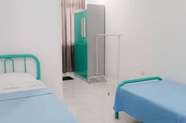 Bandar Dato Onn, Perjiranan 8