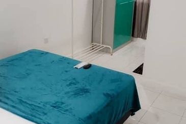 Bandar Dato Onn, Perjiranan 8