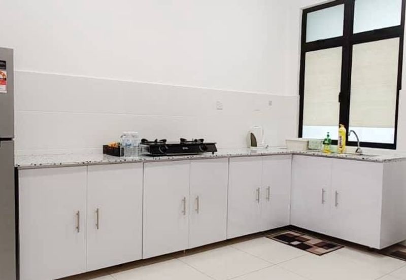 Bandar Dato Onn, Perjiranan 8