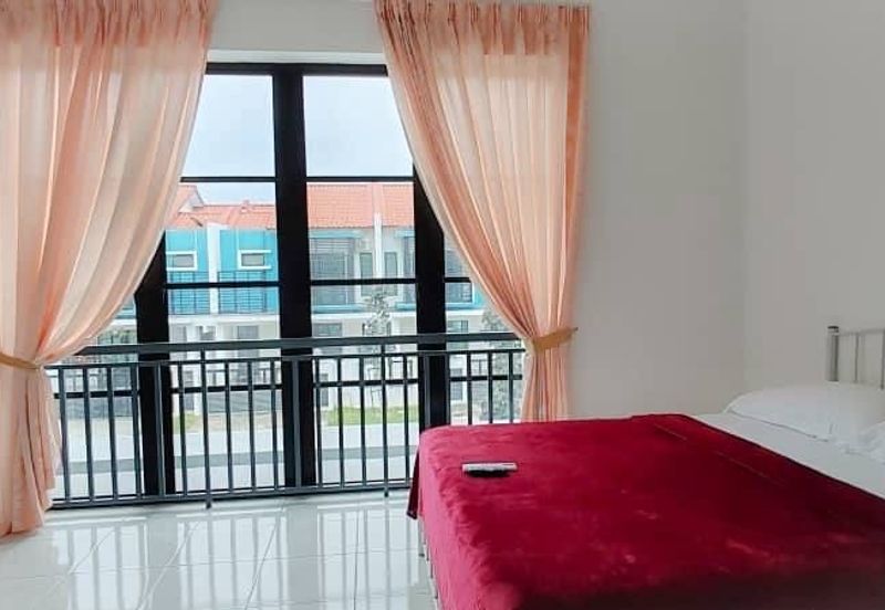 Bandar Dato Onn, Perjiranan 8