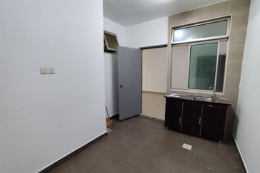 Eastbay Luxury Apartment