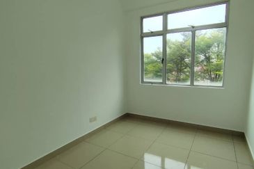 Eastbay Luxury Apartment