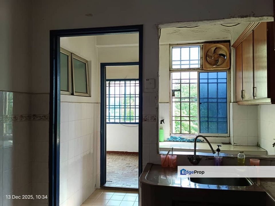 For Rent | Sri Wangi Tampoi | 4R2B | Partial Furnished | RM1,800, Johor, Tampoi