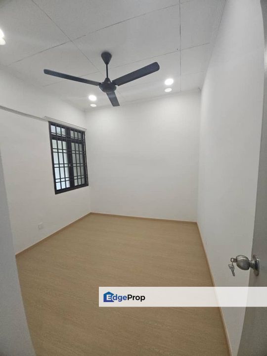 For Sale | Skudai Villa Apartment | Renovated Unit | 3R2B | Freehold | RM348k, Johor, Skudai