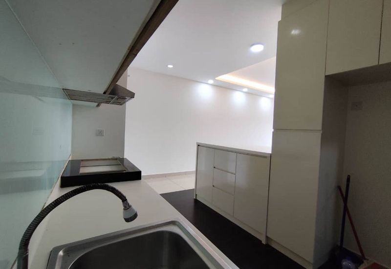 Meridin Bayvue Apartment