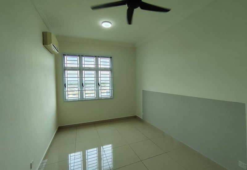 Meridin Bayvue Apartment