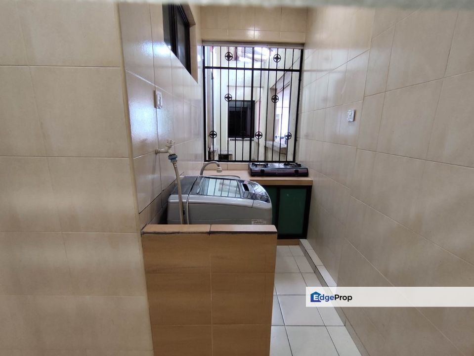 Skudai Villa Renovated Unit | 1,216 sqft | Freehold | Below RM350k, Johor, Skudai