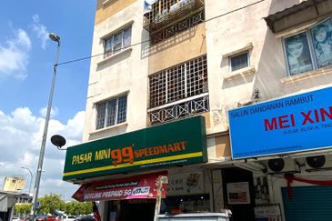 Limited Fully Funished Near MRT KTM House for RENT