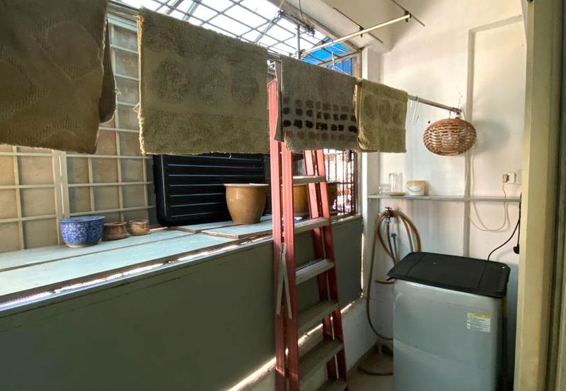 Limited Fully Funished Near MRT KTM House for RENT