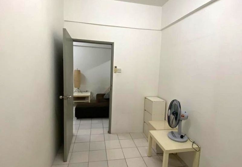 Limited Fully Funished Near MRT KTM House for RENT