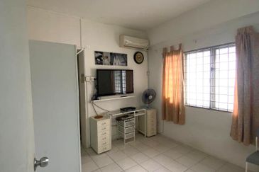 Limited Near MRT KTM Shop House FOR SALE