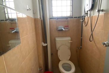 Limited Near MRT KTM Shop House FOR SALE