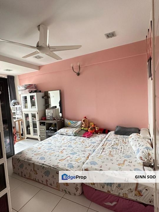 URGENT FOR SALE - Kepong First Residence Condo, Kuala Lumpur, Kepong