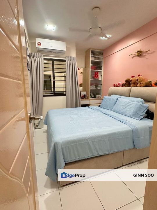 URGENT FOR SALE - Kepong First Residence Condo, Kuala Lumpur, Kepong