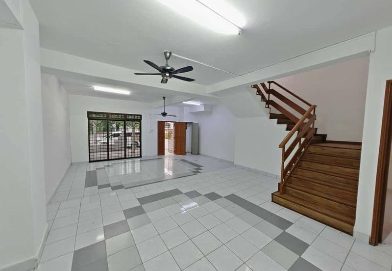 2 Storey @ Taman Bukit Mewah/ Tampoi/ 20 Min To CIQ