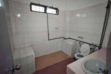 2 Storey @ Taman Bukit Mewah/ Tampoi/ 20 Min To CIQ