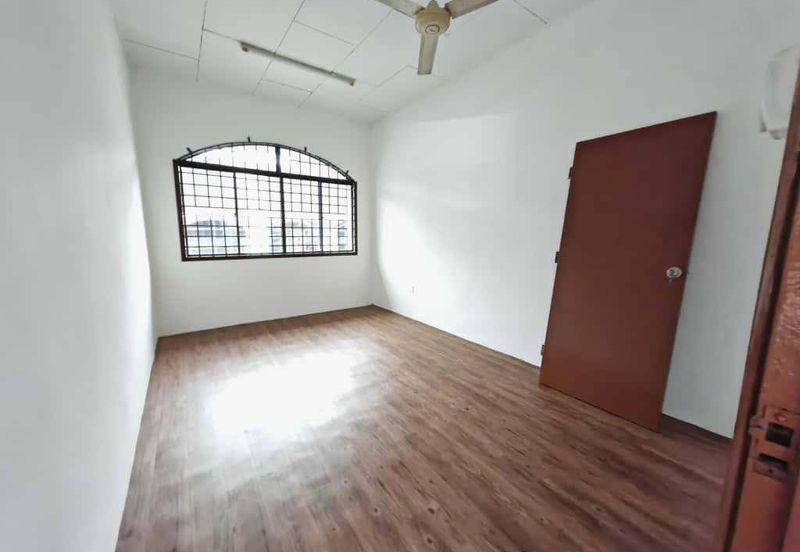 2 Storey @ Taman Bukit Mewah/ Tampoi/ 20 Min To CIQ