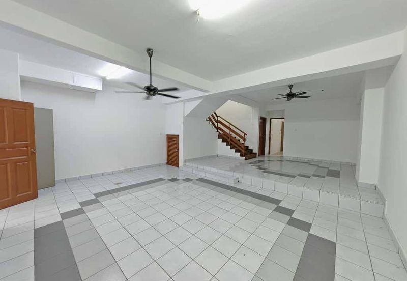 2 Storey @ Taman Bukit Mewah/ Tampoi/ 20 Min To CIQ