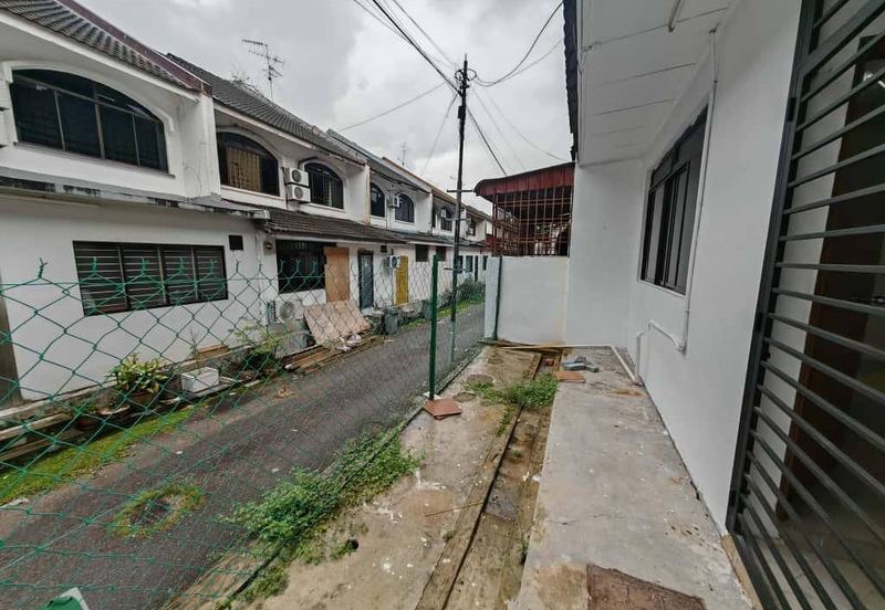 2 Storey @ Taman Bukit Mewah/ Tampoi/ 20 Min To CIQ