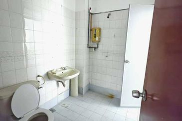 2 Storey @ Taman Bukit Mewah/ Tampoi/ 20 Min To CIQ