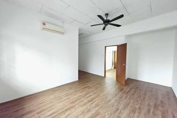 2 Storey @ Taman Bukit Mewah/ Tampoi/ 20 Min To CIQ