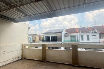 2 Storey @ Taman Nusa Sentral/ Iskandar Puteri/ Renovate