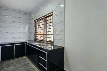 2 Storey @ Taman Johor Jaya/ Jln Rosmerah/ Tebrau/ Corner 