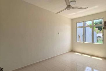 Semi-D @ Taman Bukit Kempas/ Tampoi/ Setia Tropika 