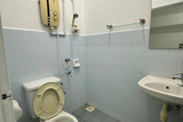 1.5 Storey @ Taman Pelangi Indah, Ulu Tiram, Jalan Pesona